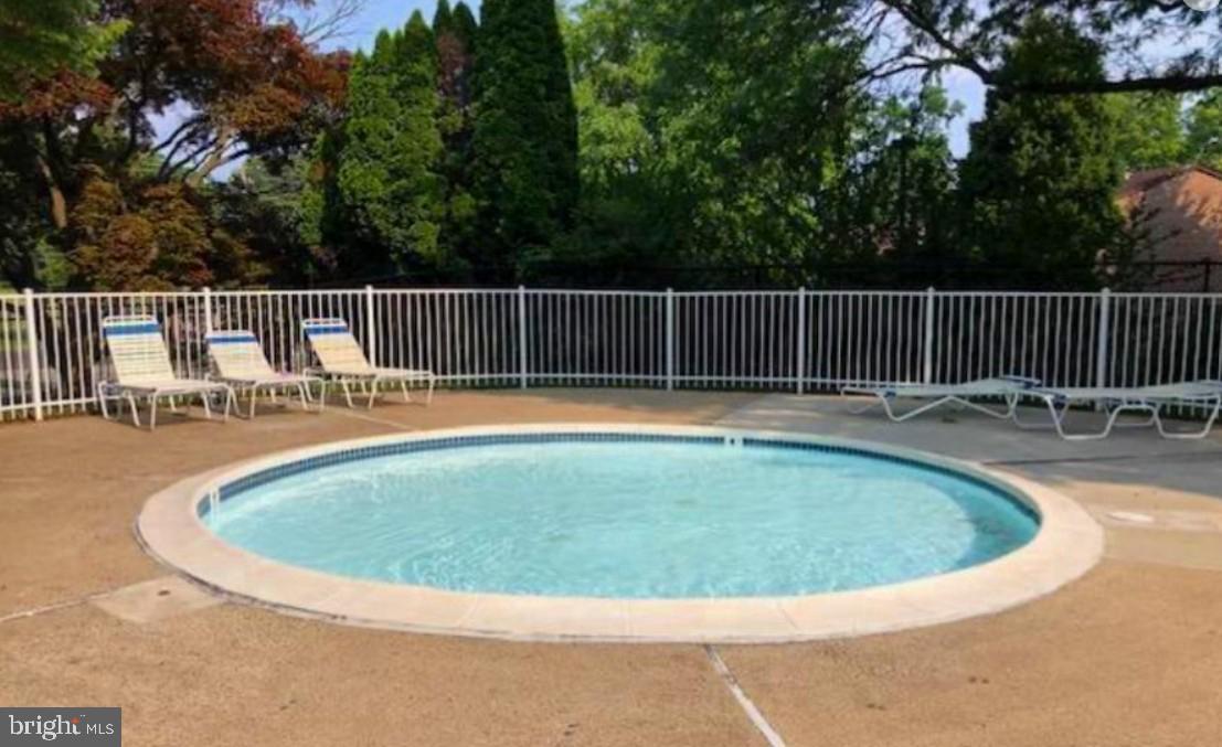 VALLEY GLEN - Residential