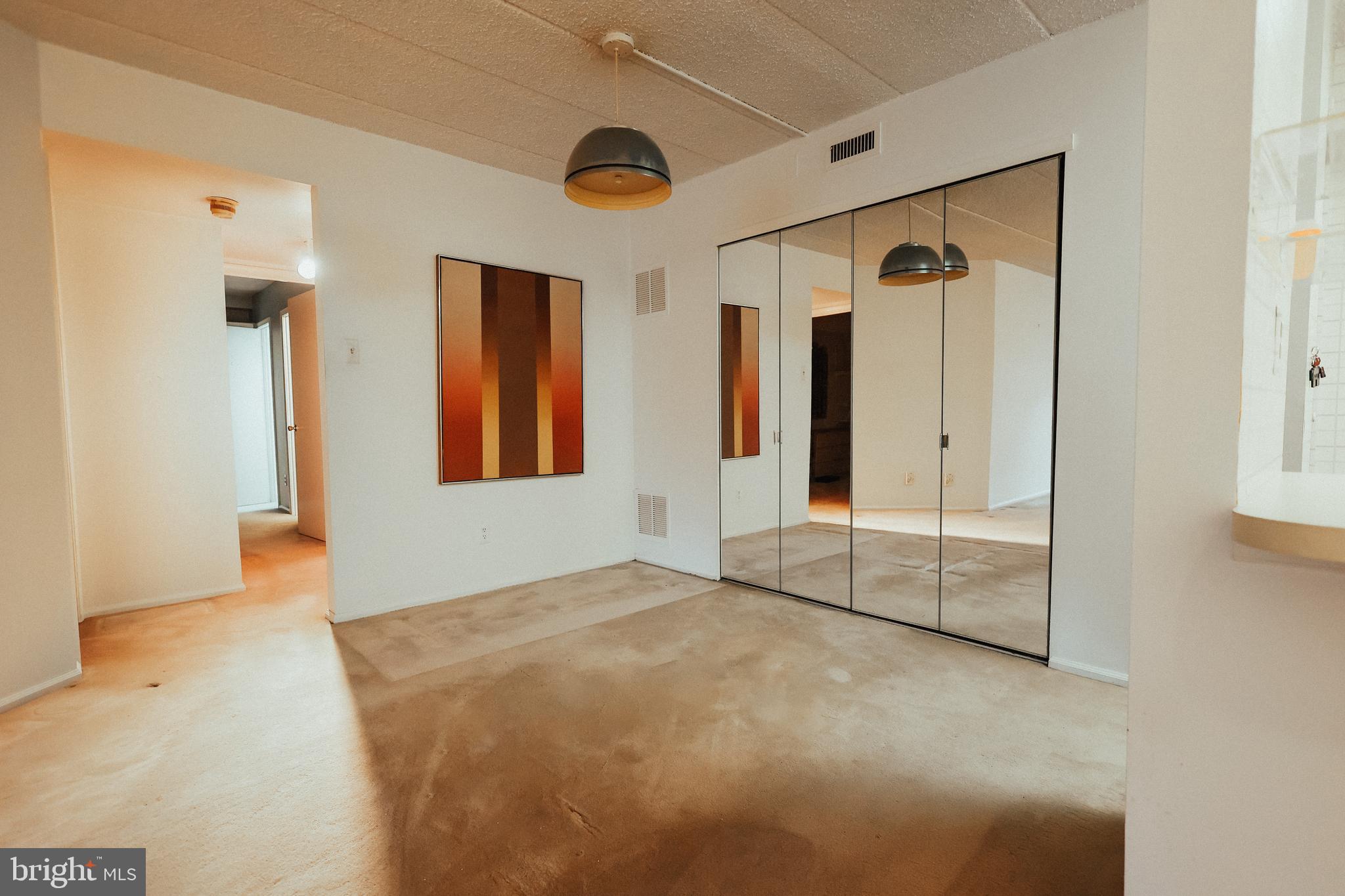 VALLEY GLEN - Residential