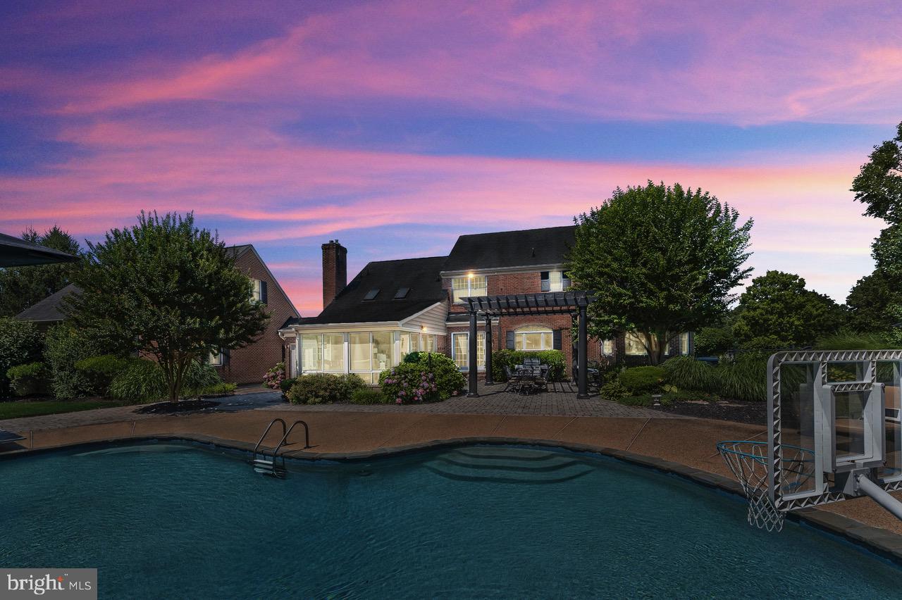 THE WARFIELDS - Residential