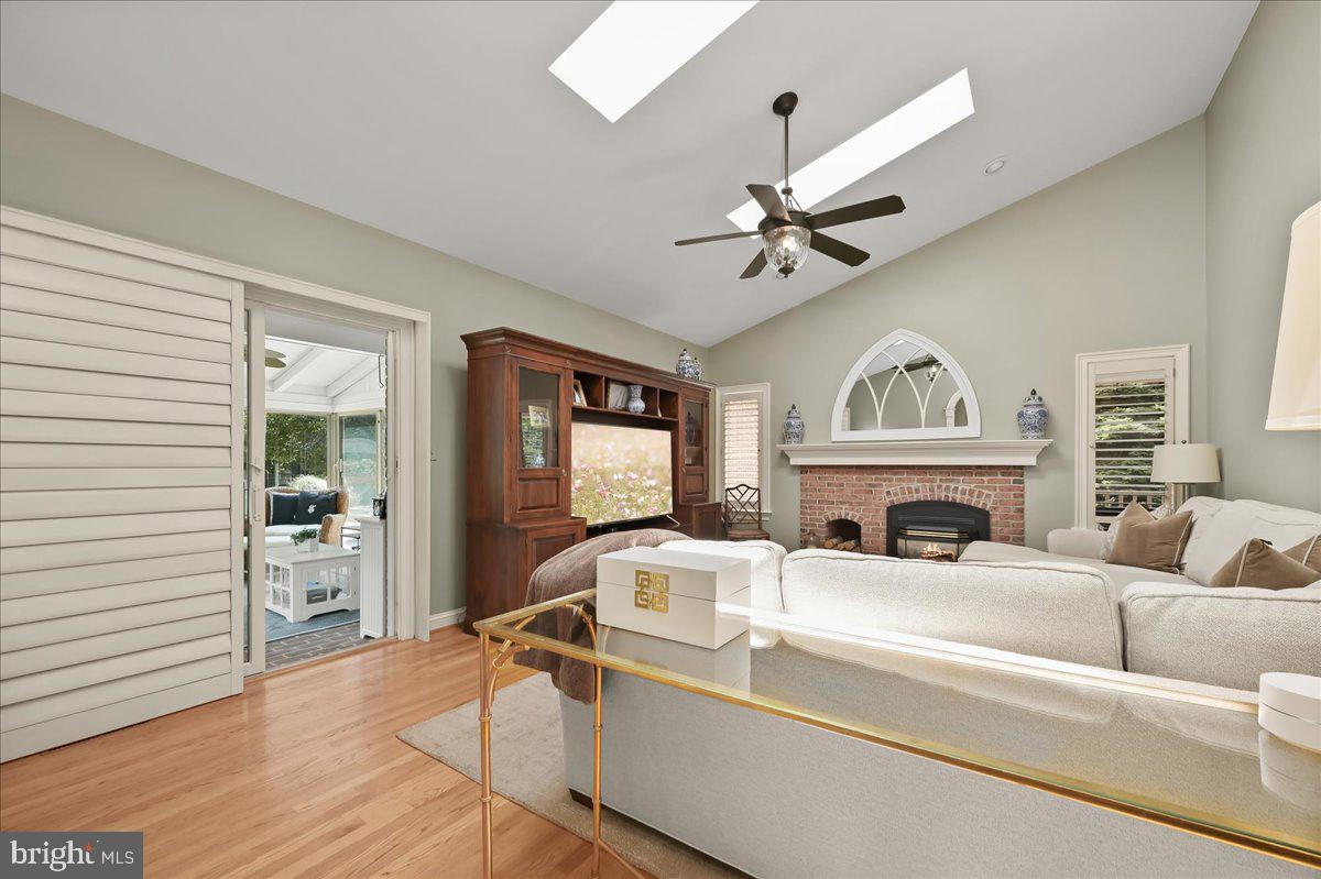 THE WARFIELDS - Residential