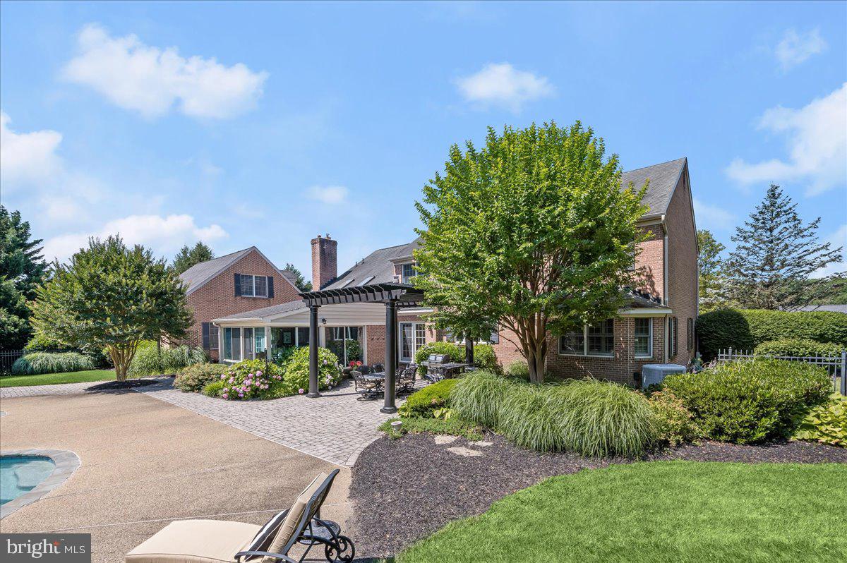 THE WARFIELDS - Residential