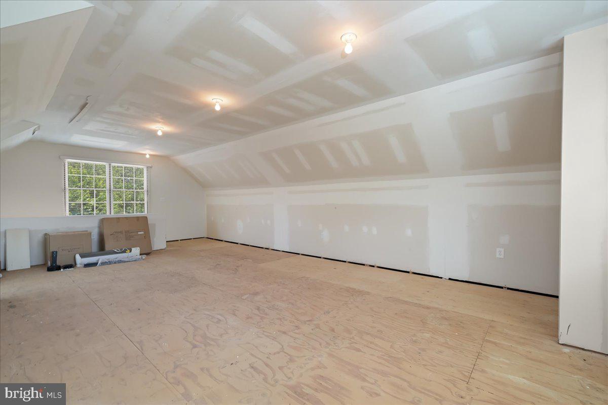 THE WARFIELDS - Residential