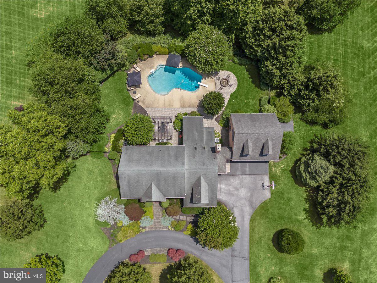 THE WARFIELDS - Residential