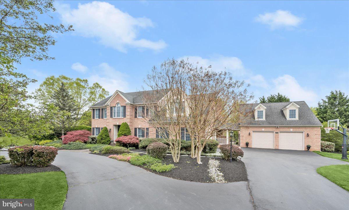 THE WARFIELDS - Residential