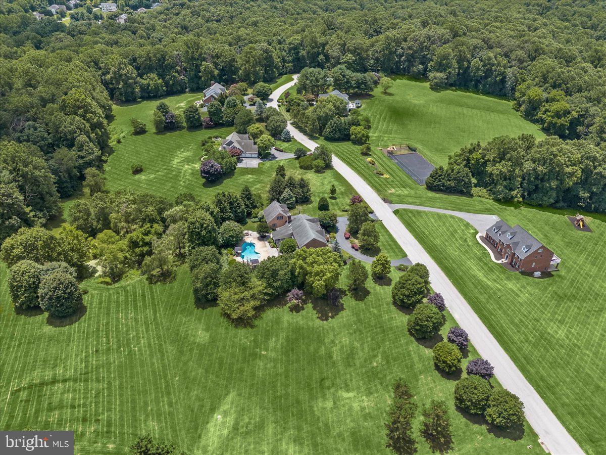 THE WARFIELDS - Residential