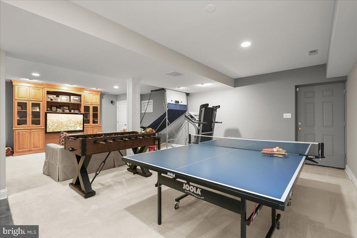 THE WARFIELDS - Residential