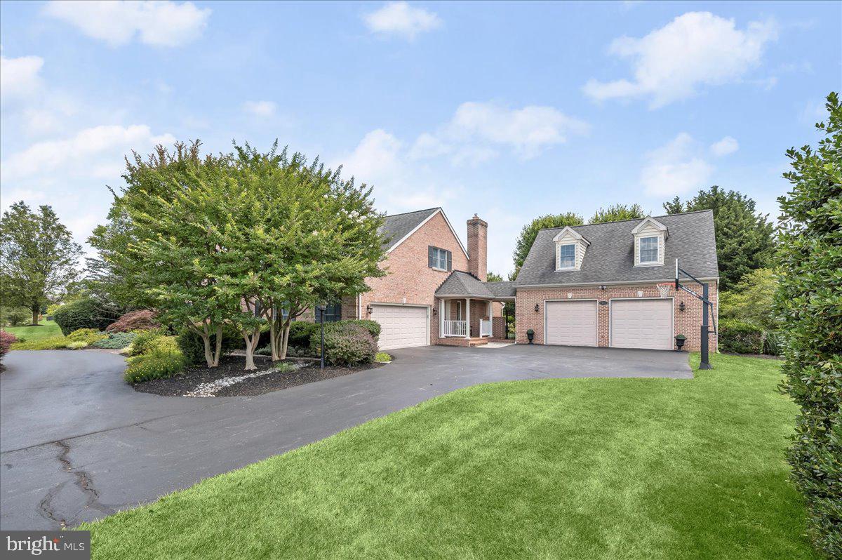 THE WARFIELDS - Residential