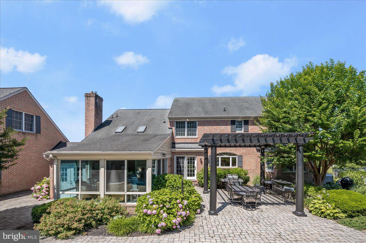 THE WARFIELDS - Residential