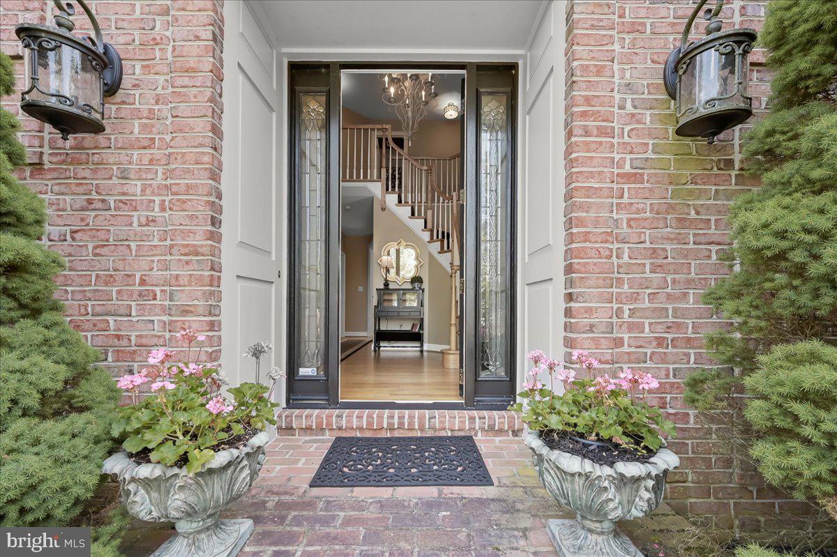 THE WARFIELDS - Residential