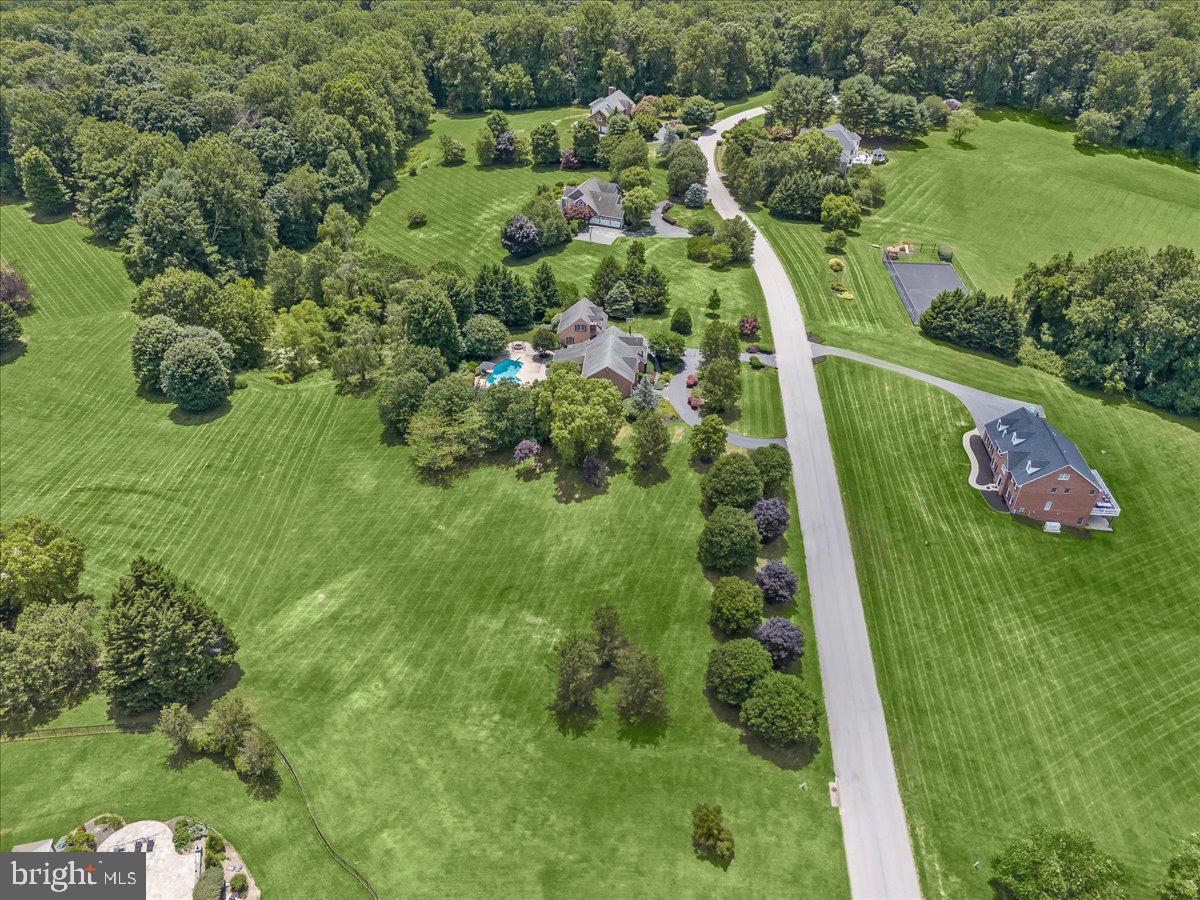 THE WARFIELDS - Residential