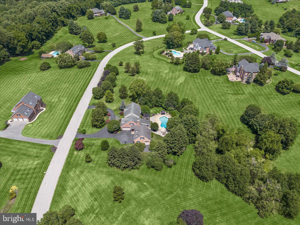 THE WARFIELDS - Residential