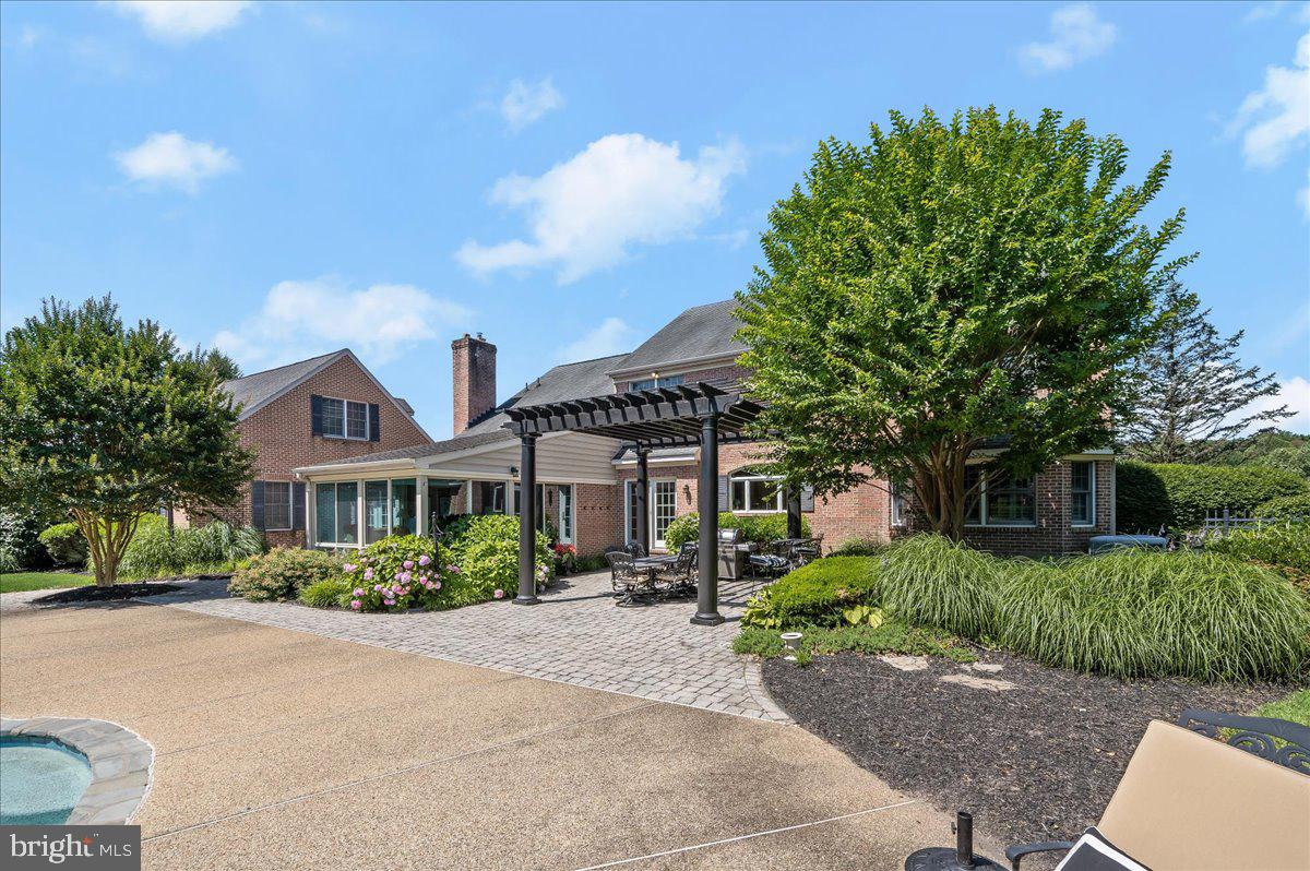 THE WARFIELDS - Residential