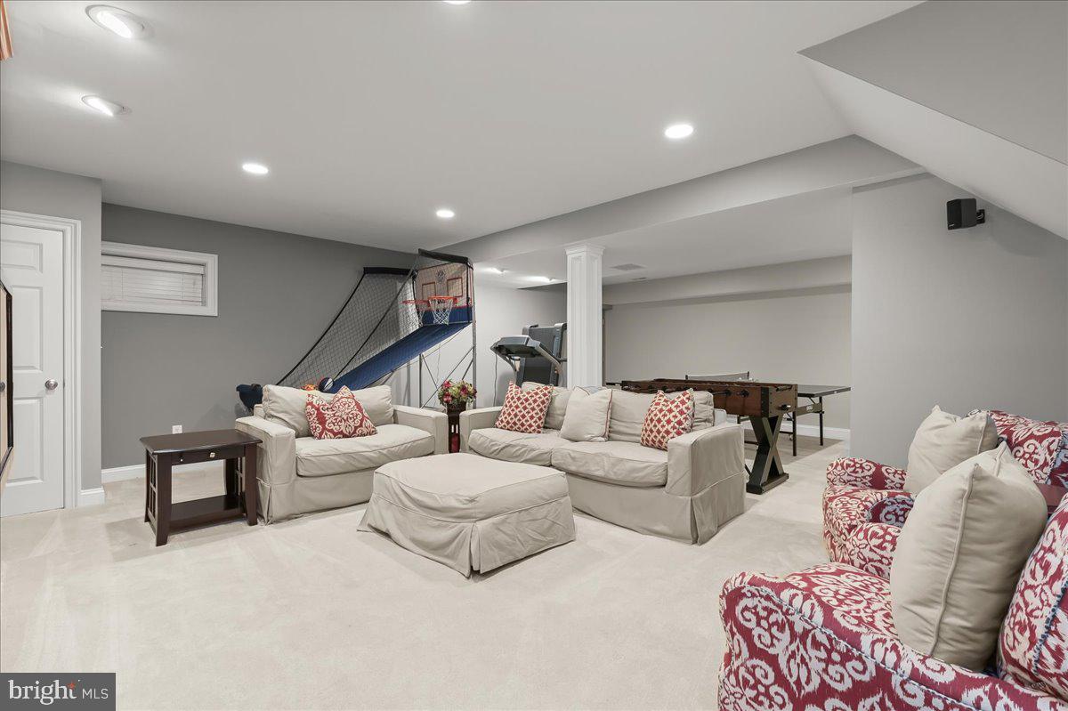 THE WARFIELDS - Residential