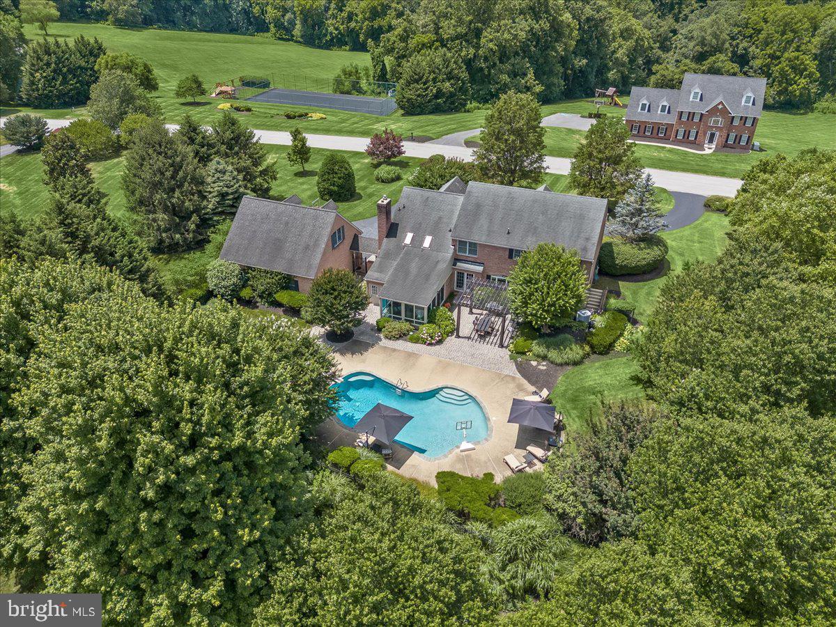 THE WARFIELDS - Residential