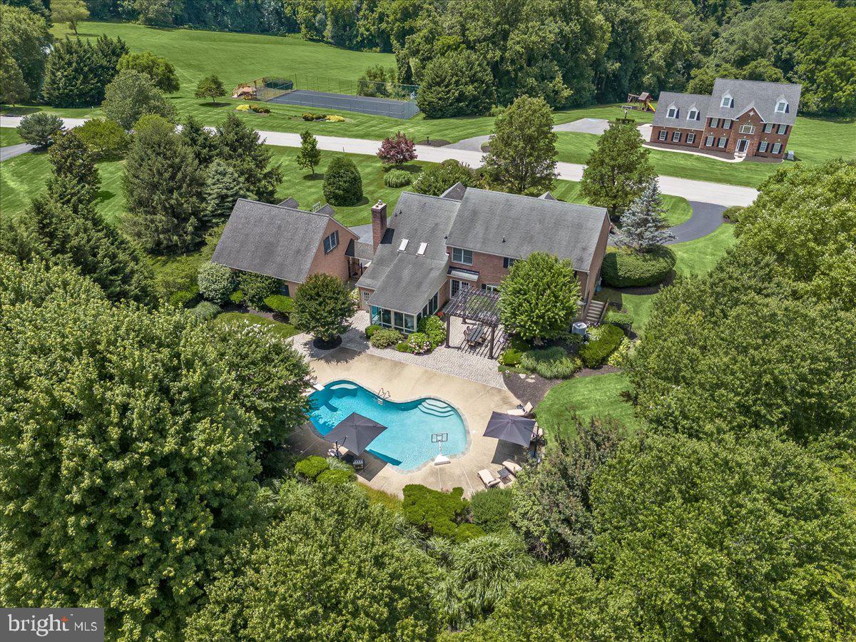 THE WARFIELDS - Residential