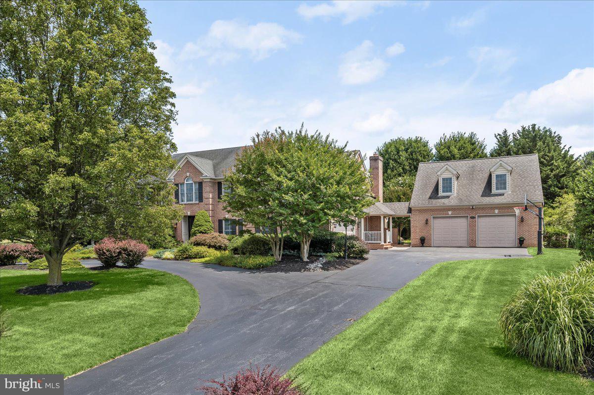 THE WARFIELDS - Residential