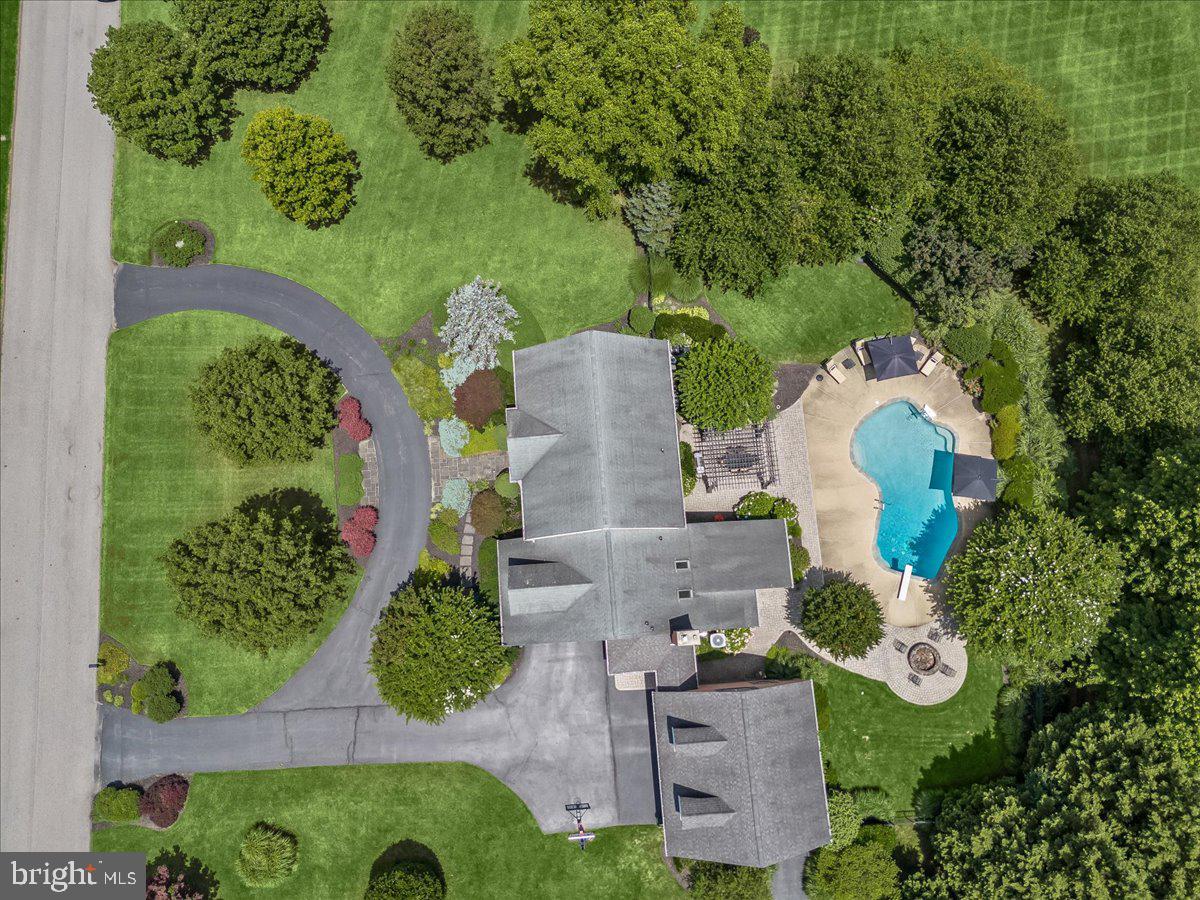 THE WARFIELDS - Residential