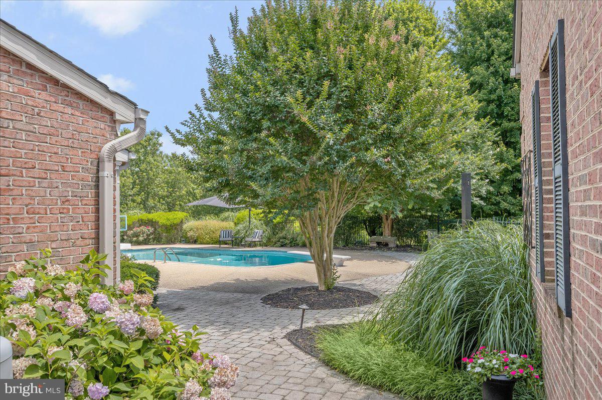 THE WARFIELDS - Residential