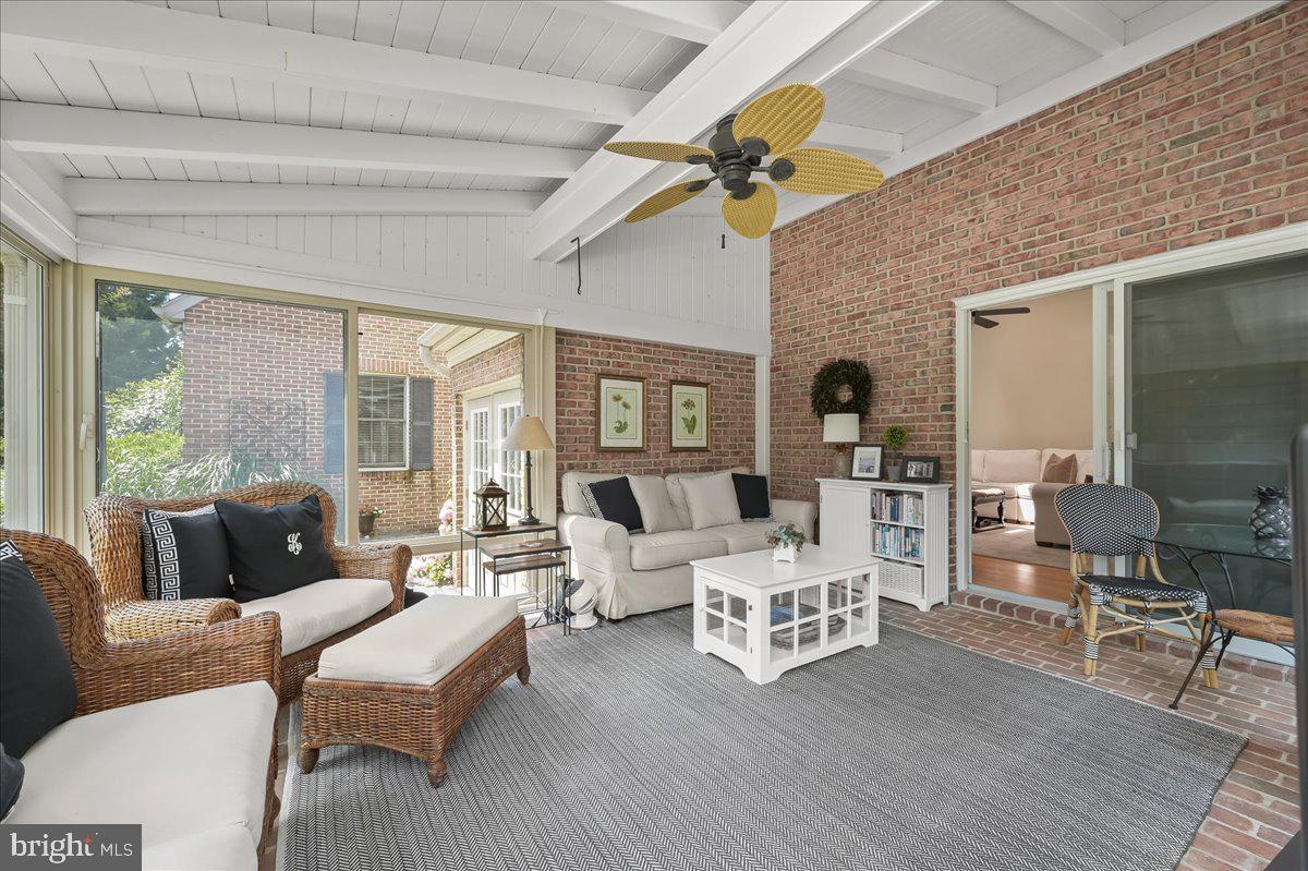 THE WARFIELDS - Residential