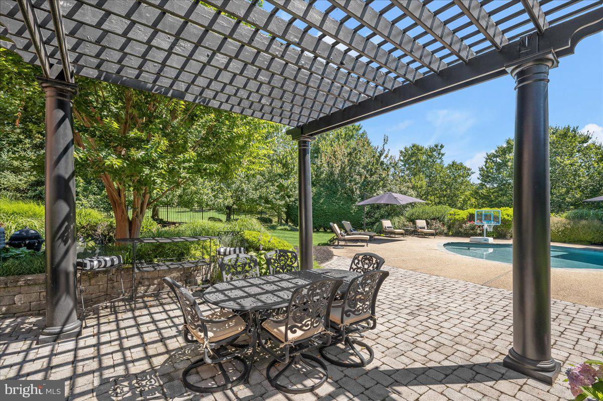 THE WARFIELDS - Residential