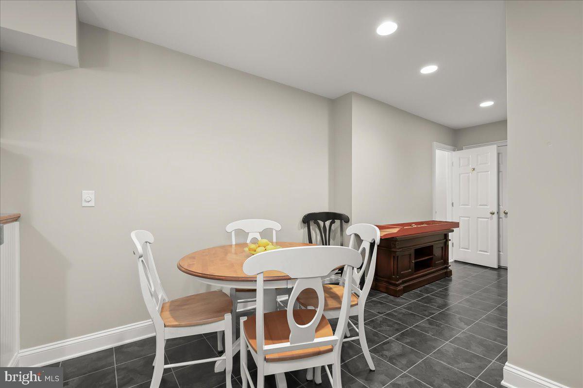 THE WARFIELDS - Residential