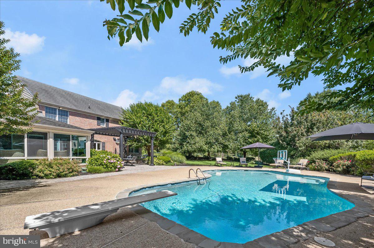 THE WARFIELDS - Residential