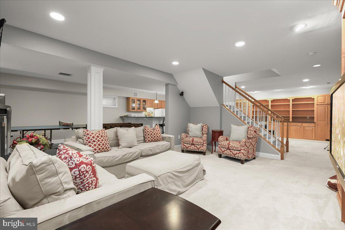 THE WARFIELDS - Residential