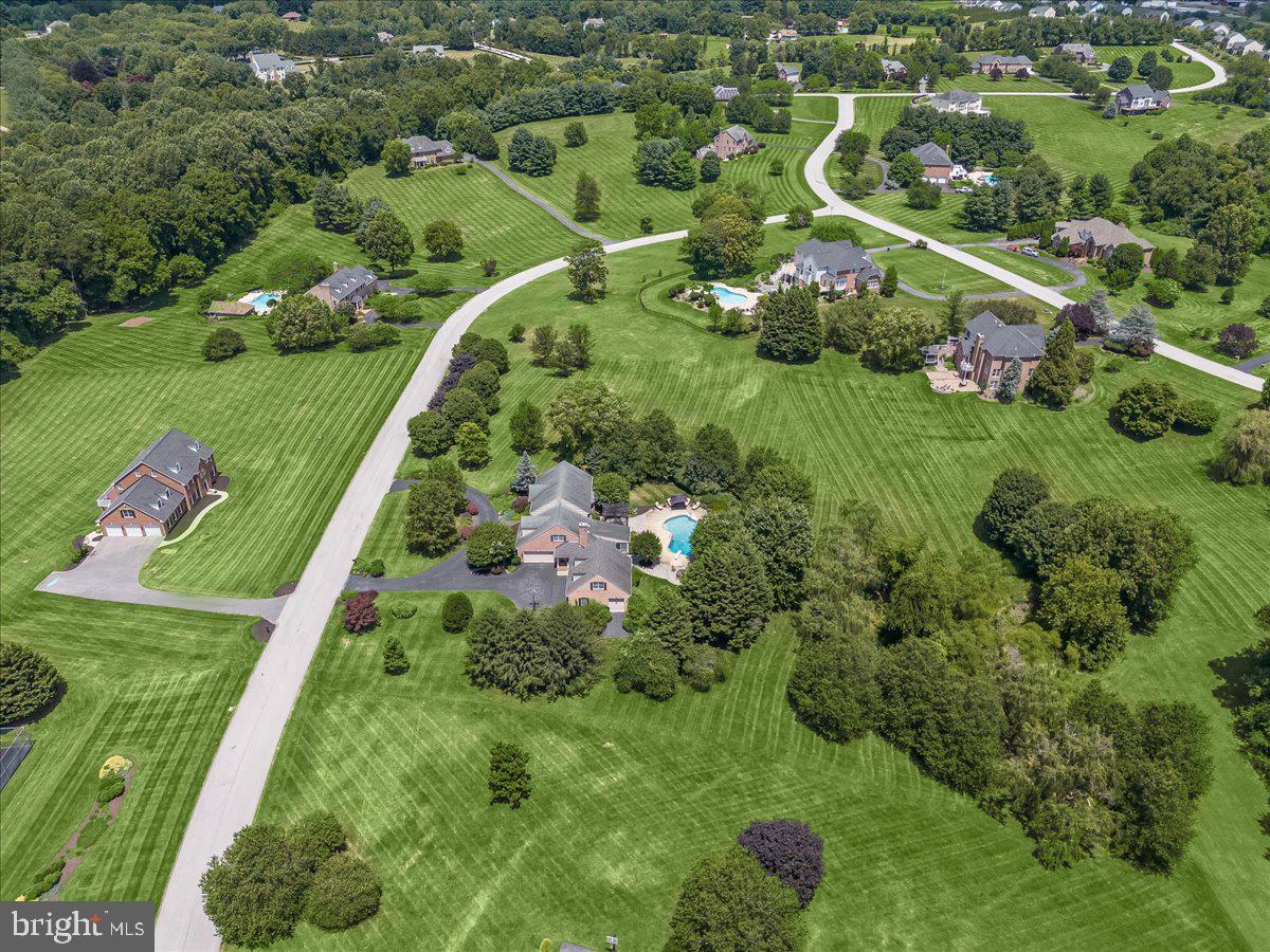 THE WARFIELDS - Residential