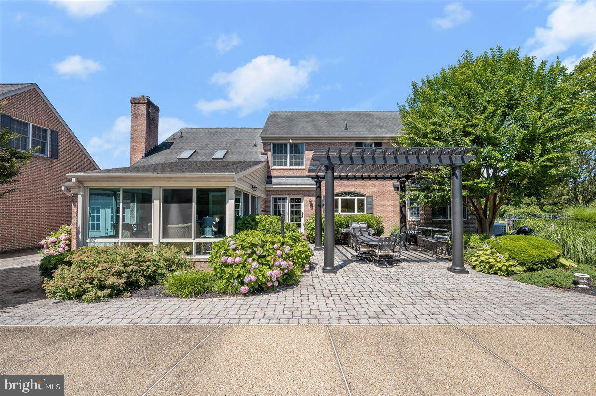 THE WARFIELDS - Residential