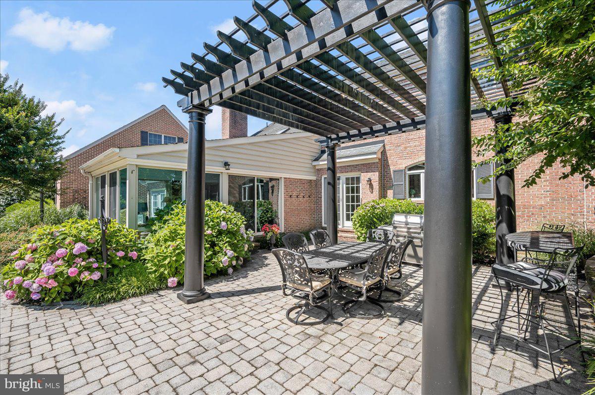 THE WARFIELDS - Residential