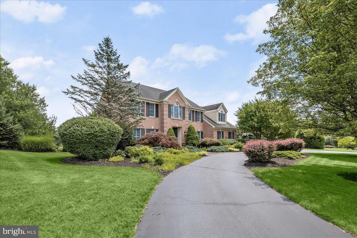 THE WARFIELDS - Residential