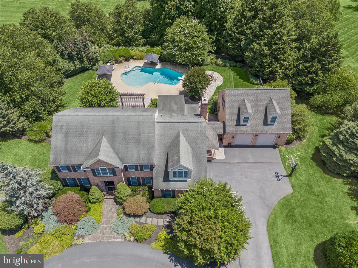 THE WARFIELDS - Residential