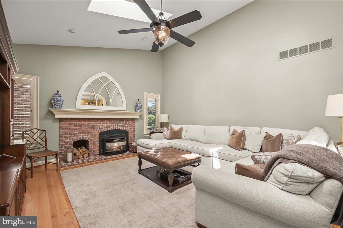 THE WARFIELDS - Residential