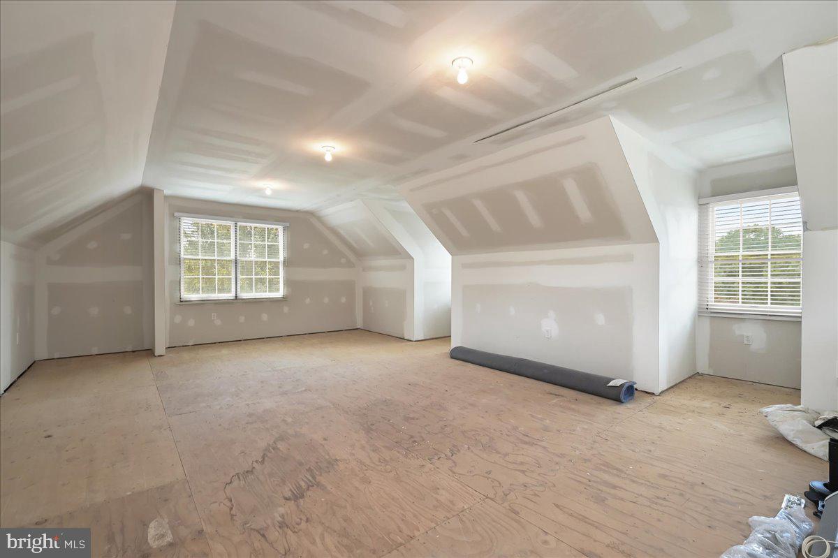 THE WARFIELDS - Residential