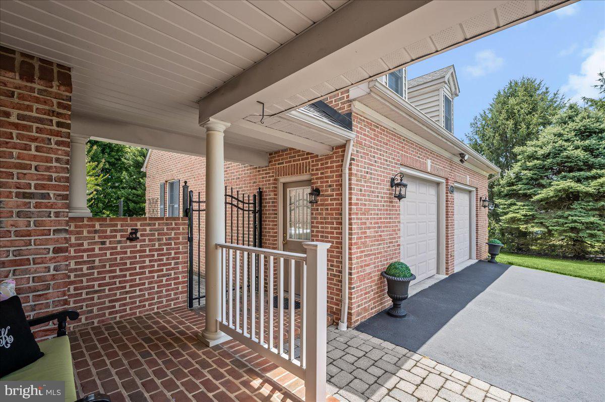 THE WARFIELDS - Residential