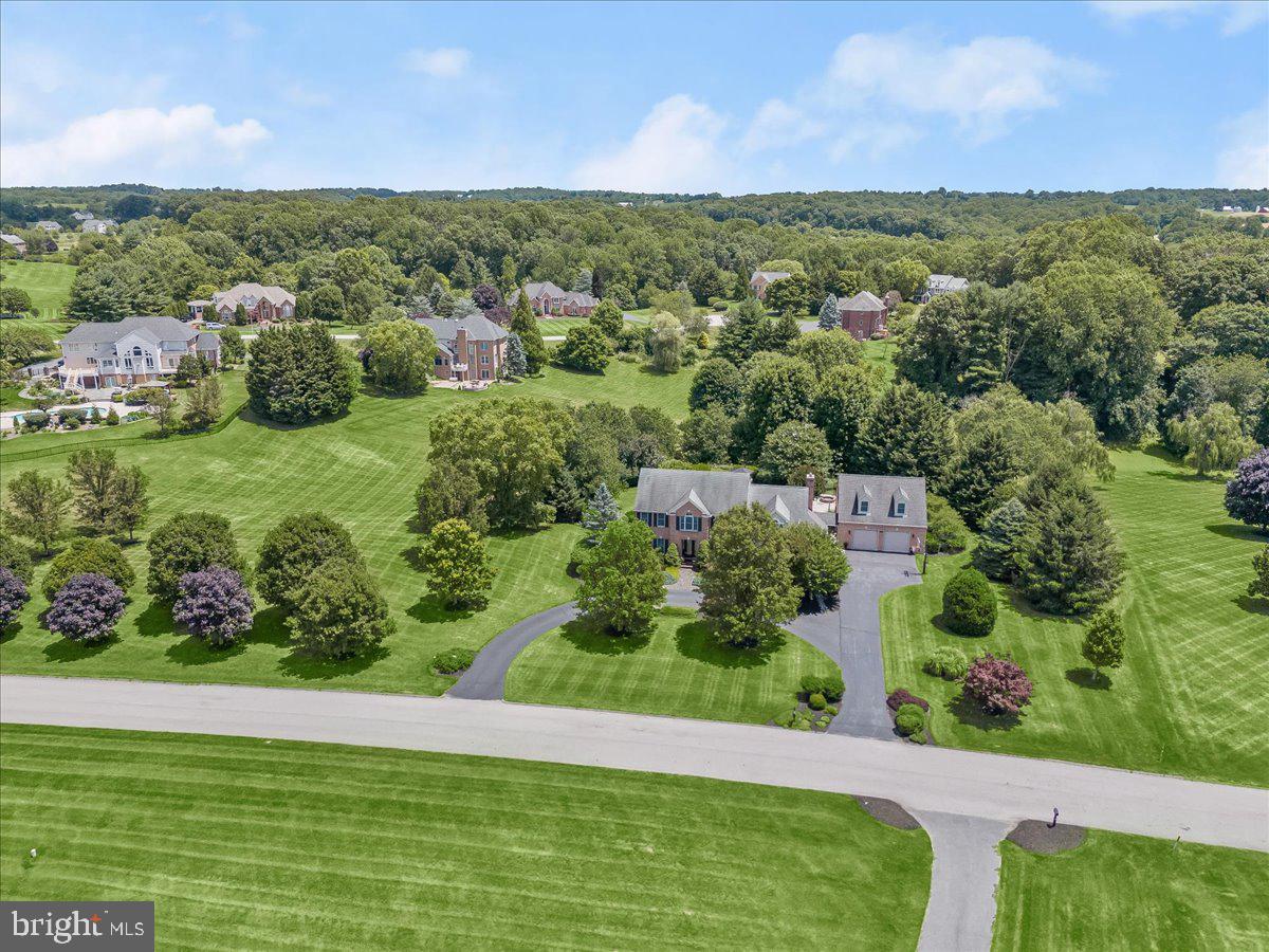 THE WARFIELDS - Residential