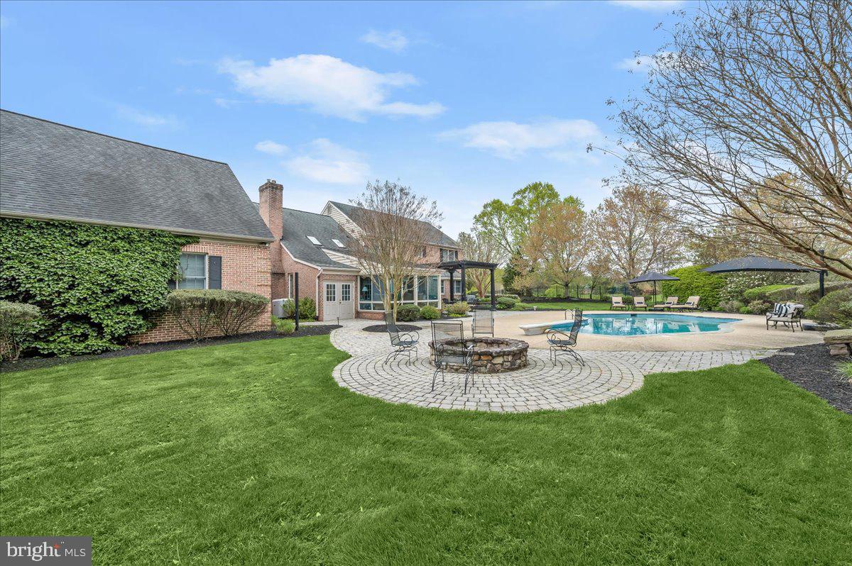 THE WARFIELDS - Residential