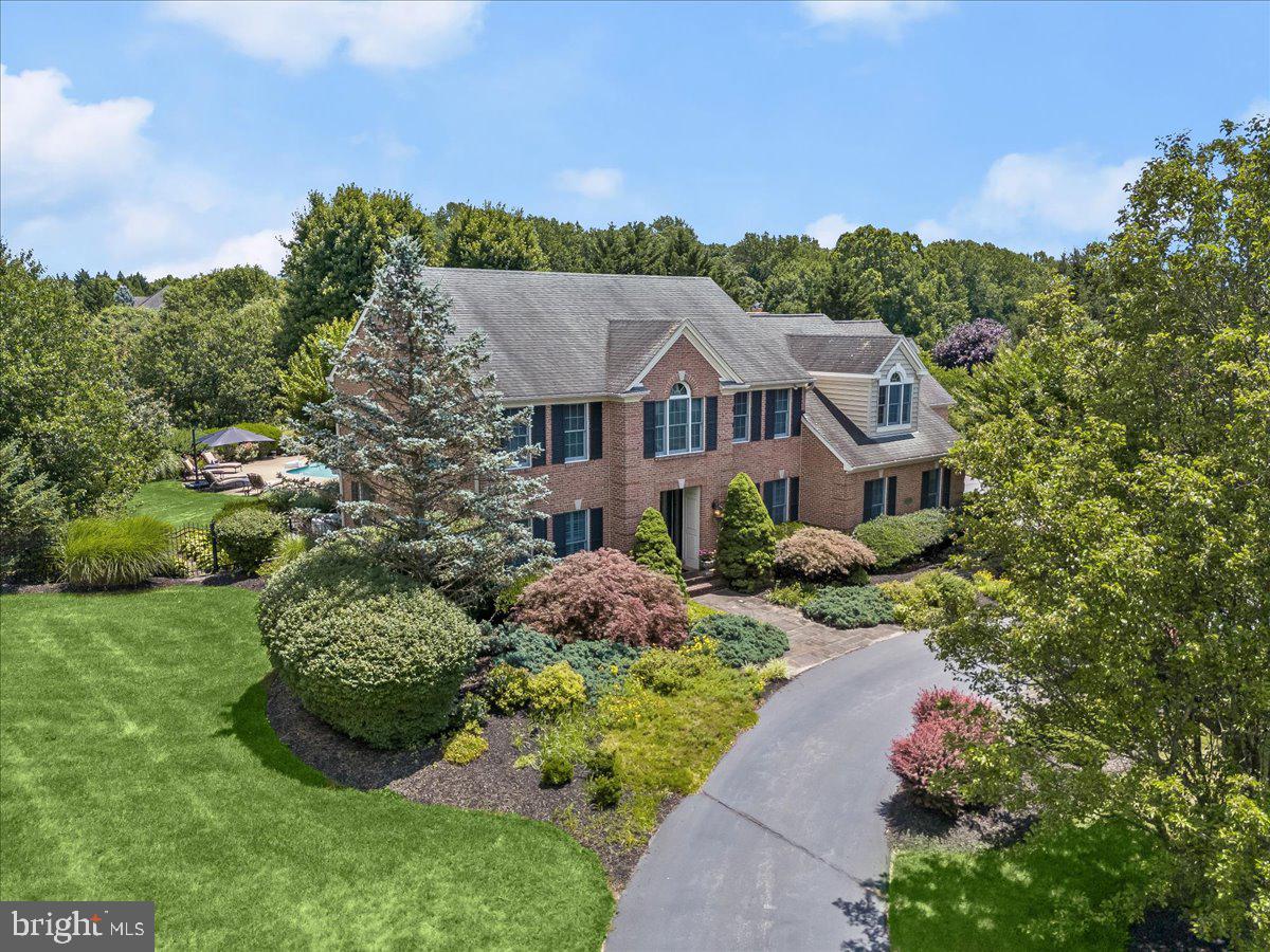 THE WARFIELDS - Residential