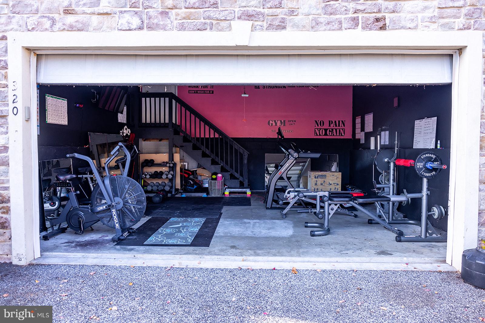 WOODLAND HOLW - Residential Lease