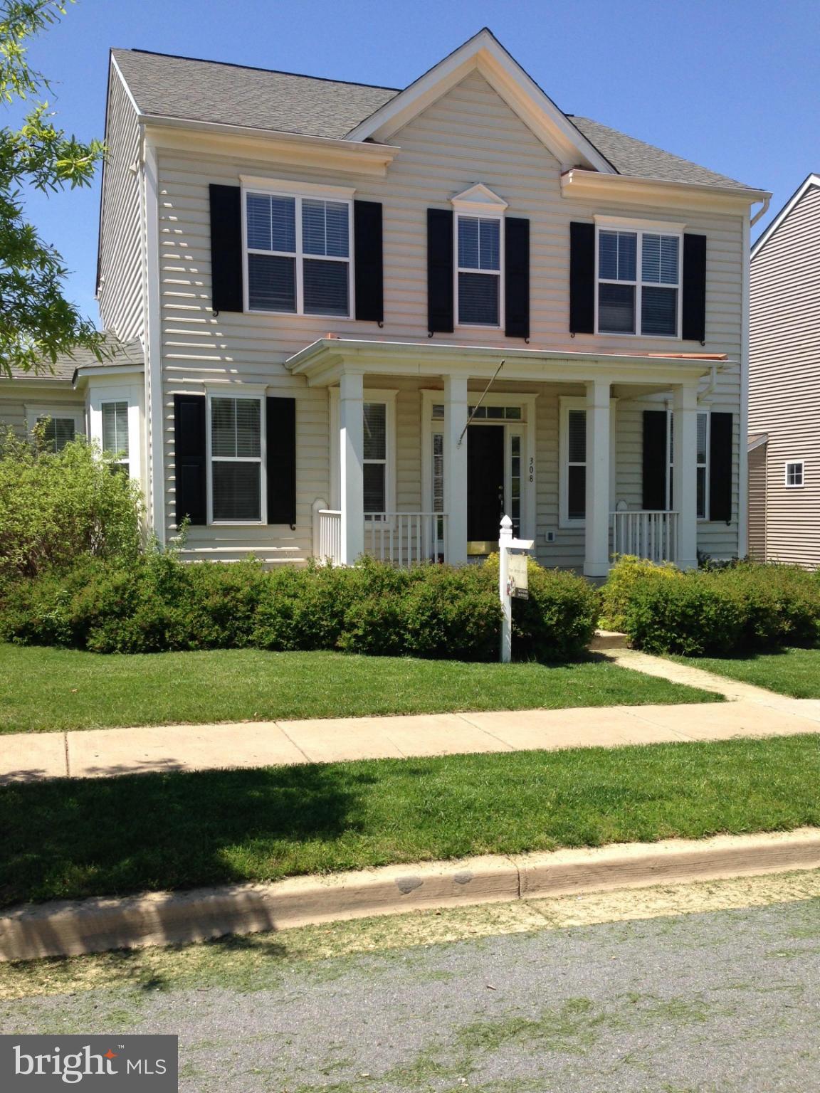 This home just completely painted inside and all new carpet, updated appliances, two car detached garage, master bedroom with garden bath with separate shower and soaking tub. Hardwoods in living room, foyer and Living room, large family room with fireplace with TV niche over fireplace. Kitchen with center island off from family room. Large laundry room with washer and dryer. Owner agent.