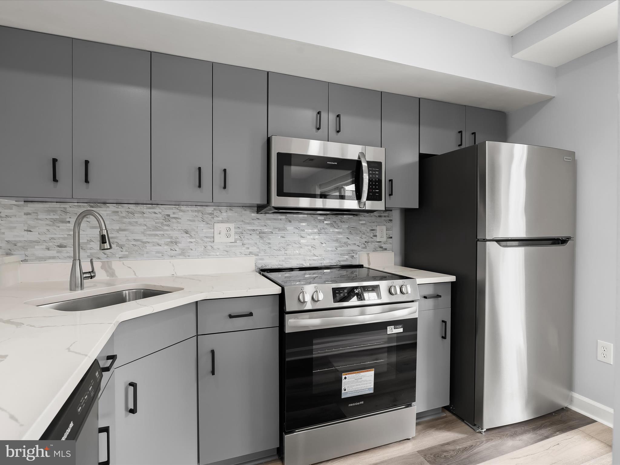 BERKLEIGH SQUARE - Residential