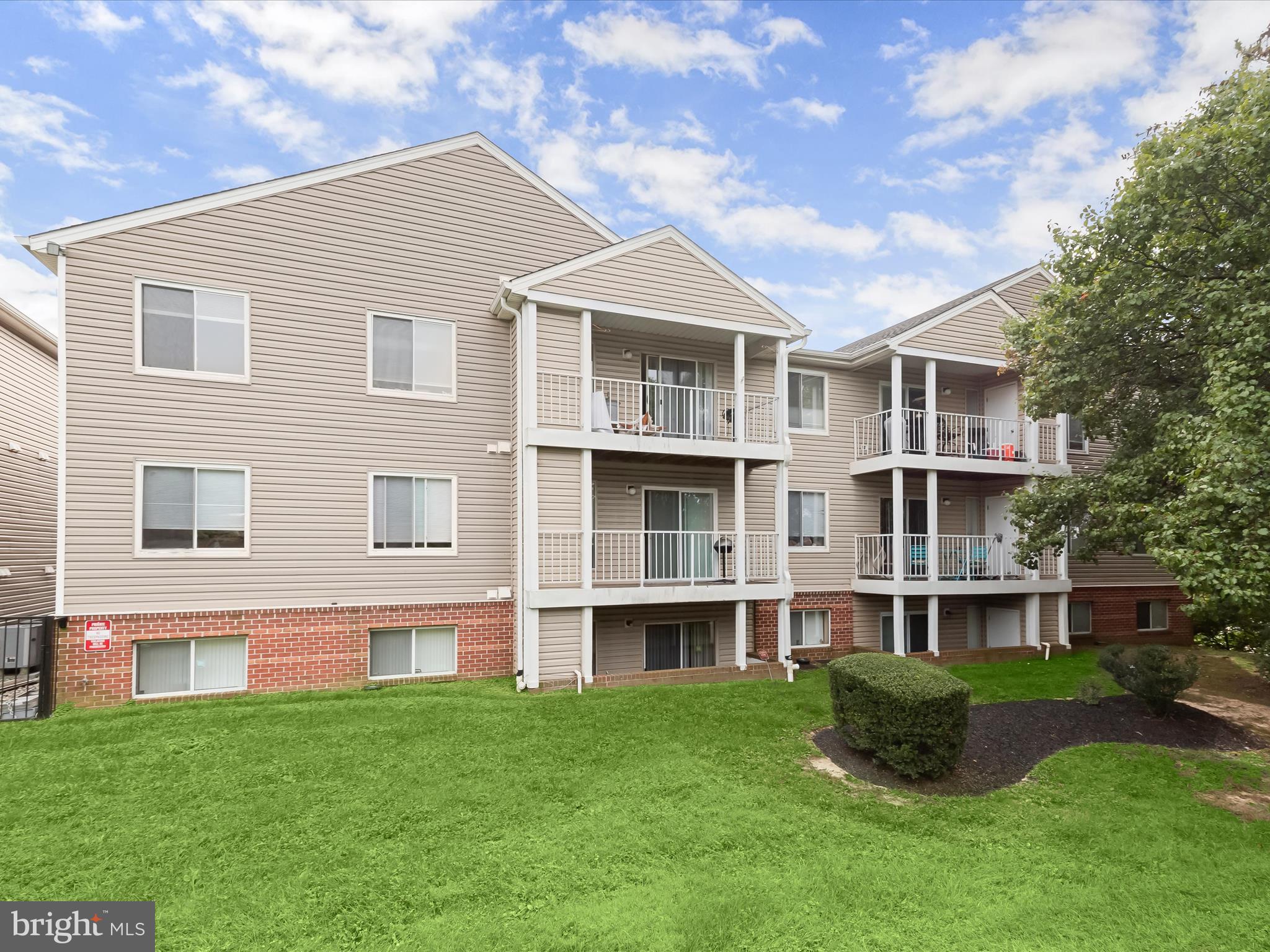 BERKLEIGH SQUARE - Residential
