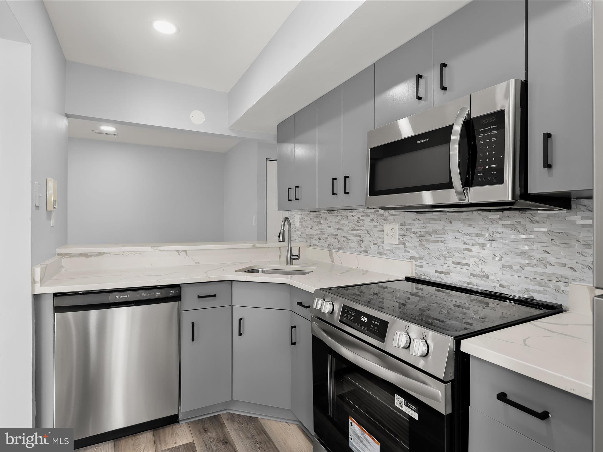 BERKLEIGH SQUARE - Residential