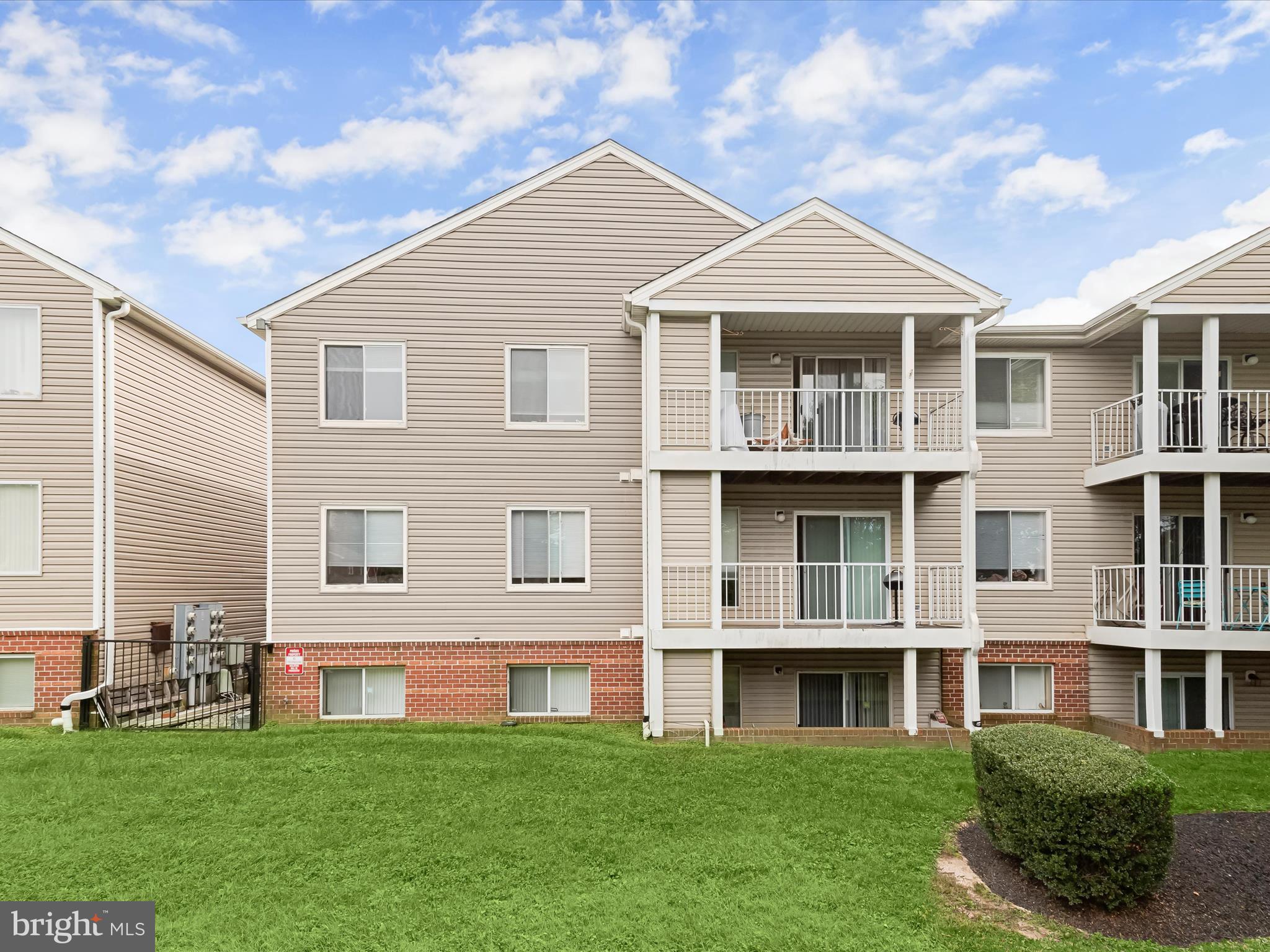 BERKLEIGH SQUARE - Residential