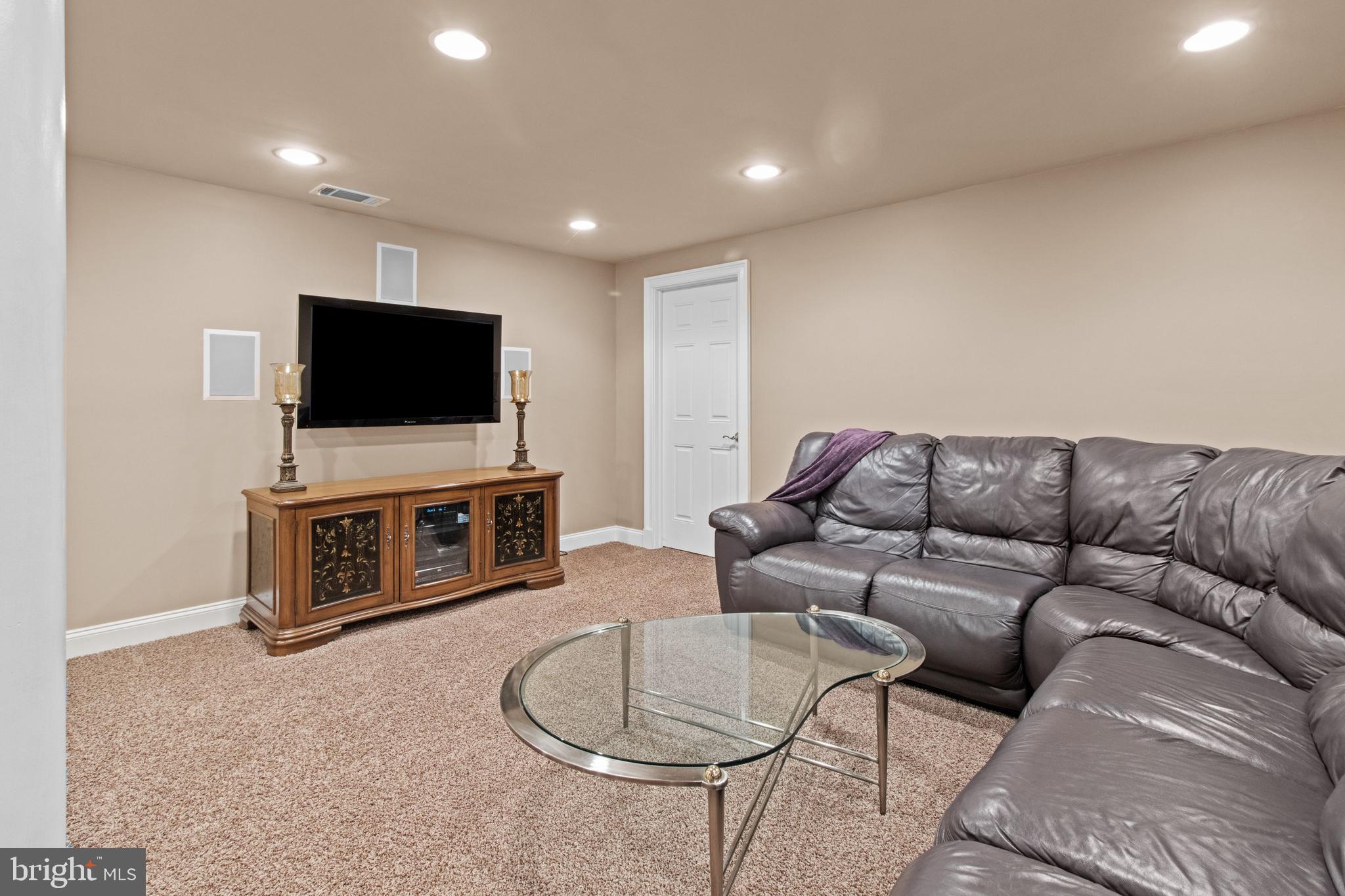 NORTHAMPTON HUNT - Residential