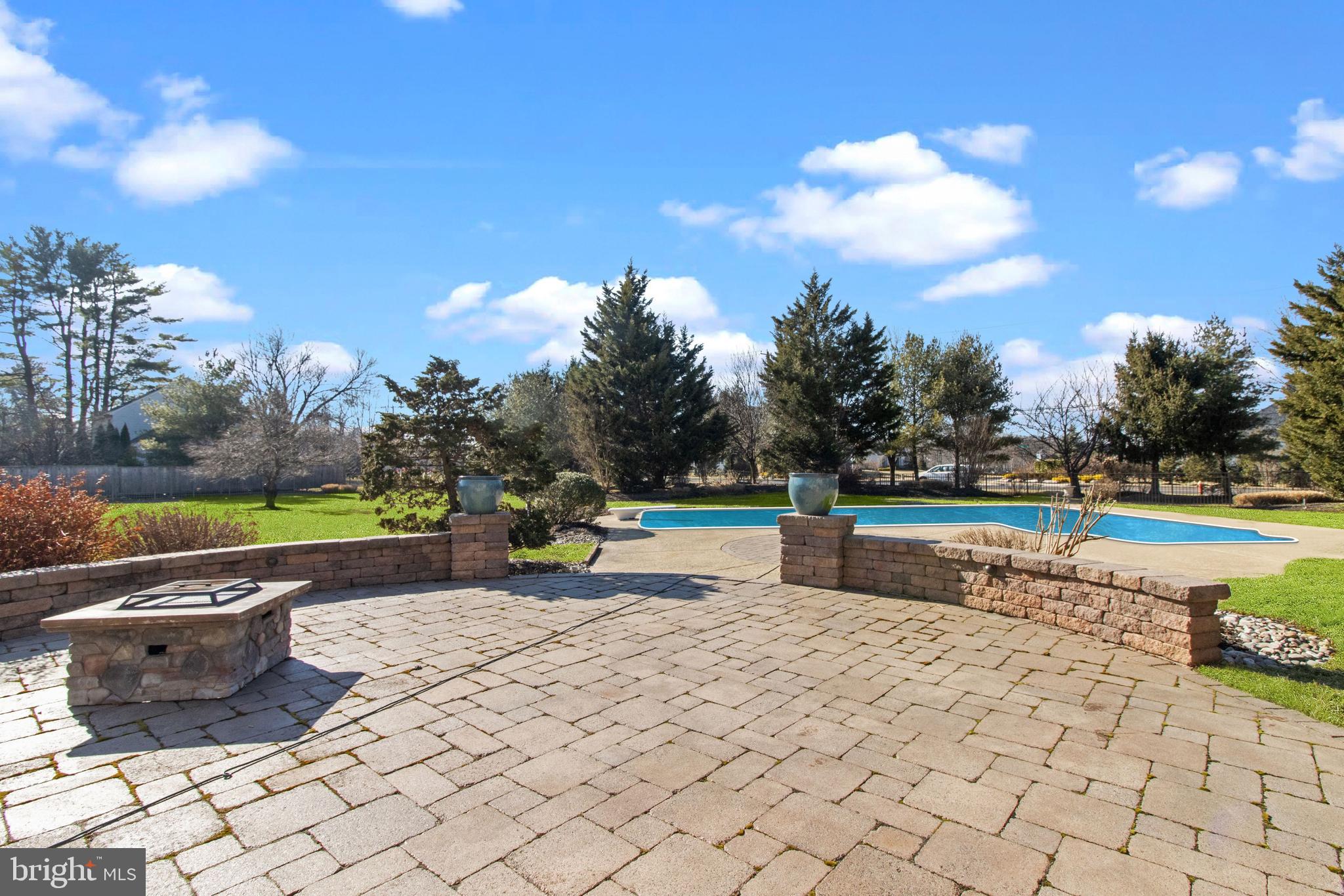 NORTHAMPTON HUNT - Residential