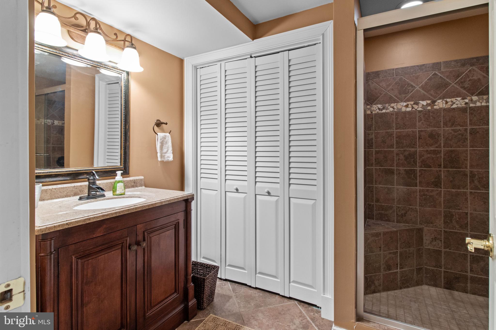 NORTHAMPTON HUNT - Residential