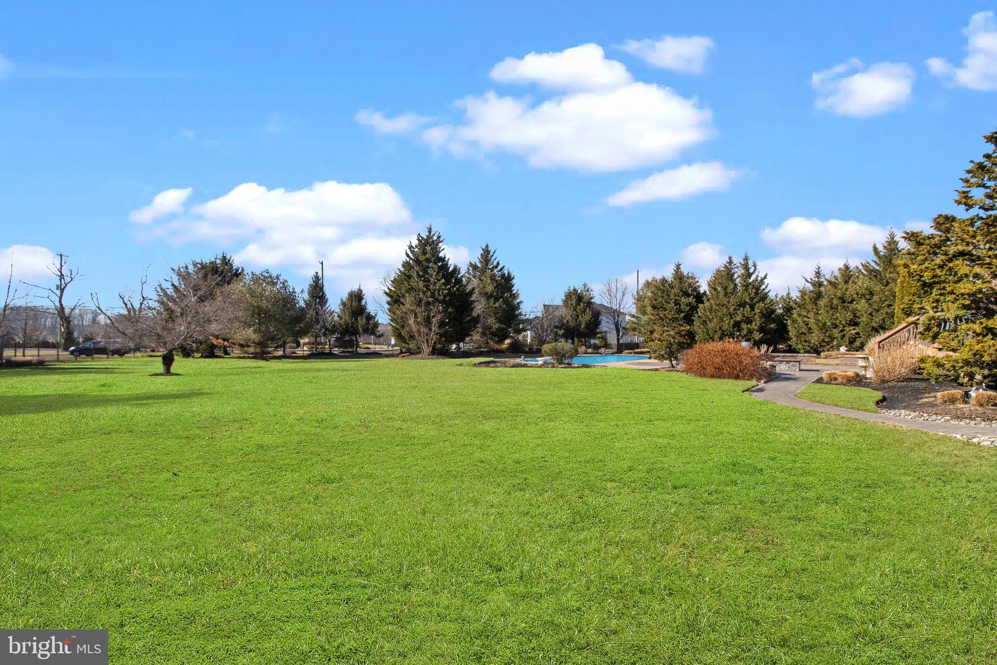 NORTHAMPTON HUNT - Residential