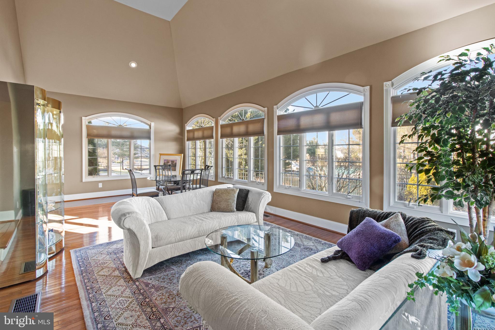 NORTHAMPTON HUNT - Residential