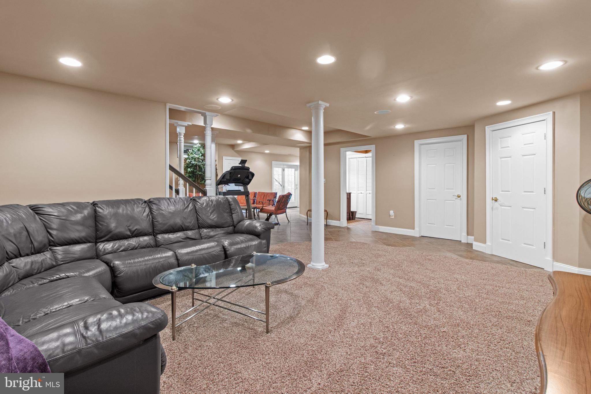 NORTHAMPTON HUNT - Residential